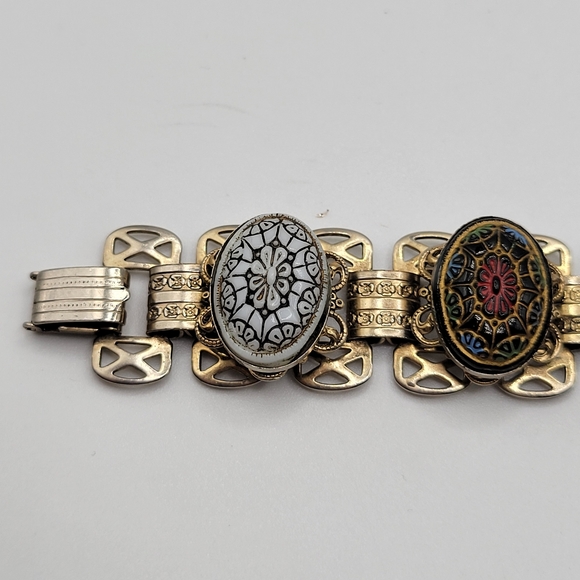 VTG Moroccan Style Multicolored Carved Cabochons Bracelet, Book Chain, Unsigned - Picture 4 of 7